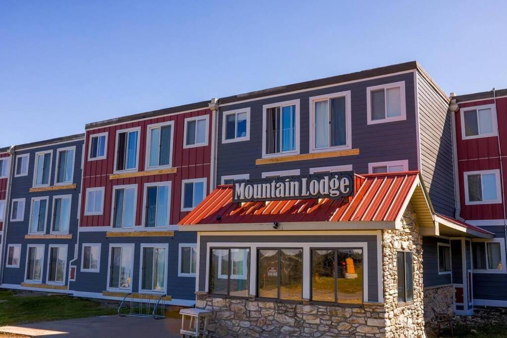 Mountain Lodge Getaway, Ski-In/Ski-Out, Heart Of The Village Snowshoe Esterno foto